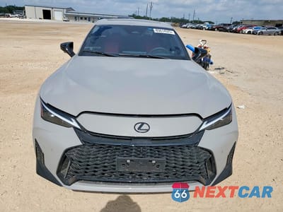 Piąte zdjęcie samochodu w środku: 2026 LEXUS IS 350 F SPORT VIN:JTHGZ1E23T5044813 - miniatura