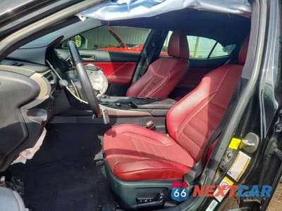 Zdjęcie 7 z 13 samochodu: 2018 LEXUS IS 300 VIN:JTHBA1D22J5074546 - miniatura