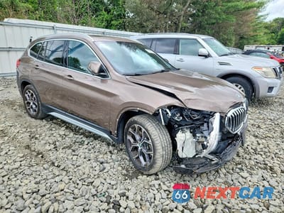 Czwarte zdjęcie samochodu z boku: 2020 BMW X1 XDRIVE28I VIN:WBXJG9C02L5P98821 - miniatura