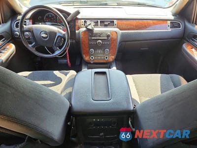 Zdjęcie 8 z 13 samochodu: 2008 CHEVROLET TAHOE K1500 VIN:1GNFK13018J146359 - miniatura