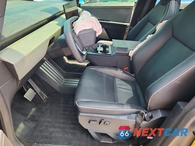 Zdjęcie 7 z 13 samochodu: 2025 TESLA CYBERTRUCK VIN:7G2CEHEEXSA062120 - miniatura