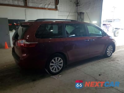 Trzecie zdjęcie samochodu z tyłu: 2017 TOYOTA SIENNA XLE 7-PASSENGER VIN:5TDDZ3DC2HS173332 - miniatura