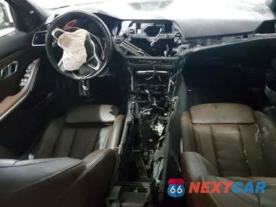Zdjęcie 8 z 13 samochodu: 2019 BMW 330XI VIN:WBA5R7C53KAE82553 - miniatura