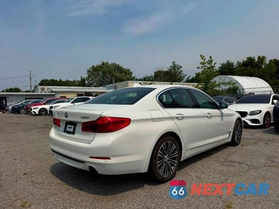 Czwarte zdjęcie samochodu z boku: 2020 BMW 530 XI VIN:WBAJR7C07LCD10180 - miniatura