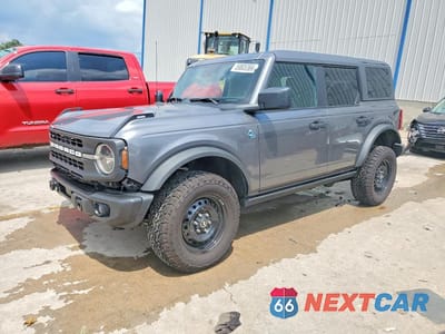 2022 FORD BRONCO BASE 1FMEE5DH5NLB17515 - główne zdjęcie licytacji z USA - miniatura