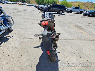 Czwarte zdjęcie samochodu z boku: 2023 KTM 390 DUKE VIN:MD2JPJ405PC241085 - miniatura