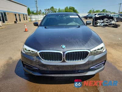 Piąte zdjęcie samochodu w środku: 2019 BMW 530XE VIN:WBAJB1C52KB375162 - miniatura