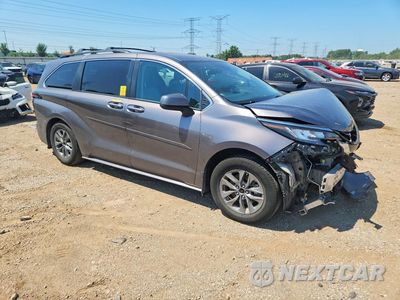 Czwarte zdjęcie samochodu z boku: 2022 TOYOTA SIENNA LE VIN:5TDKSKFC0NS054712 - miniatura