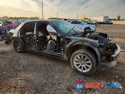 Czwarte zdjęcie samochodu z boku: 2019 CHRYSLER 300 VIN:2C3CCABG7KH682835 - miniatura