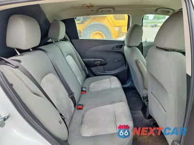 Zdjęcie 10 z 12 samochodu: 2019 CHEVROLET SONIC VIN:1G1JG6SB9K4142918 - miniatura