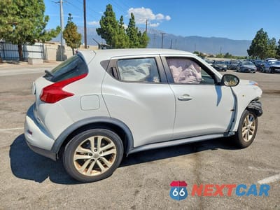 Trzecie zdjęcie samochodu z tyłu: 2013 NISSAN JUKE S VIN:JN8AF5MR4DT206181 - miniatura