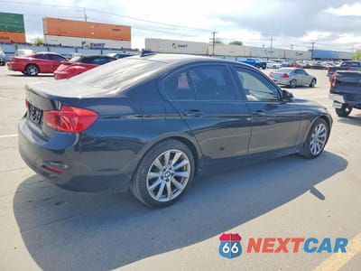 Trzecie zdjęcie samochodu z tyłu: 2018 BMW 320 XI VIN:WBA8A3C54JA358655 - miniatura