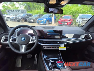 Zdjęcie 9 z 15 samochodu: 2026 BMW X5 XDRIVE50E VIN:5UX43EU04T9355056 - miniatura