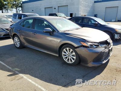 Czwarte zdjęcie samochodu z boku: 2018 TOYOTA CAMRY LE VIN:4T1B11HK4JU009792 - miniatura