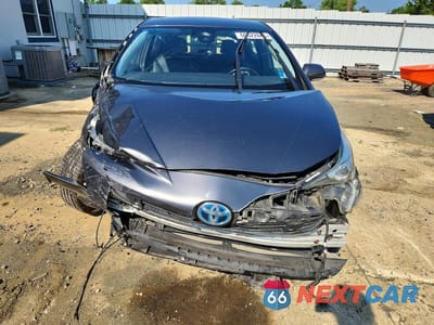 Piąte zdjęcie samochodu w środku: 2018 TOYOTA PRIUS FOUR VIN:JTDKARFU6J3056044 - miniatura