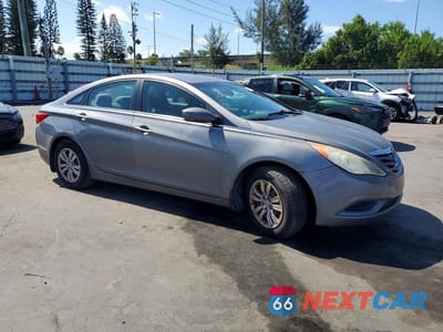 Czwarte zdjęcie samochodu z boku: 2011 HYUNDAI SONATA GLS VIN:5NPEB4AC1BH249686 - miniatura