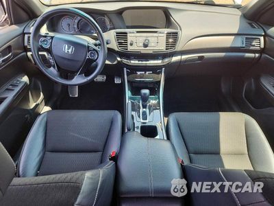 Zdjęcie 8 z 12 samochodu: 2017 HONDA ACCORD SPORT VIN:1HGCR2F5XHA158628 - miniatura