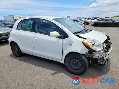Czwarte zdjęcie samochodu z boku: 2010 TOYOTA YARIS BASE VIN:JTDKT4K39A5281959 - miniatura
