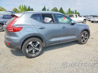 Trzecie zdjęcie samochodu z tyłu: 2019 VOLVO XC40 T5 MOMENTUM VIN:YV4162UK4K2139384 - miniatura
