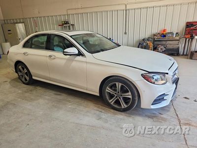 Czwarte zdjęcie samochodu z boku: 2018 MERCEDES-BENZ E 300 4MATIC VIN:WDDZF4KB8JA335374 - miniatura