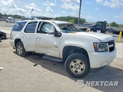 Czwarte zdjęcie samochodu z boku: 2014 CHEVROLET TAHOE C1500 LT VIN:1GNSCBE02ER217080 - miniatura