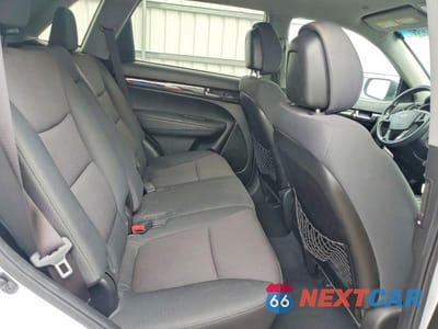 Zdjęcie 11 z 13 samochodu: 2011 KIA SORENTO LX VIN:5XYKTDA23BG178439 - miniatura