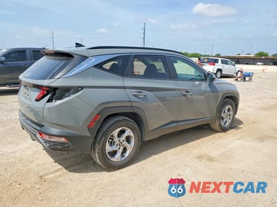 Trzecie zdjęcie samochodu z tyłu: 2024 HYUNDAI TUCSON SEL VIN:5NMJBCDEXRH391841 - miniatura