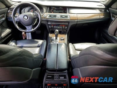 Zdjęcie 8 z 12 samochodu: 2015 BMW 750 LI VIN:WBAYE8C53FD781878 - miniatura