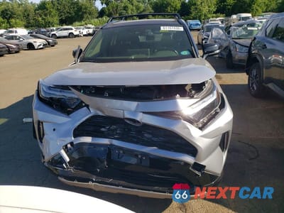 Piąte zdjęcie samochodu w środku: 2024 TOYOTA RAV4 XSE VIN:JTME6RFV5RD569184 - miniatura
