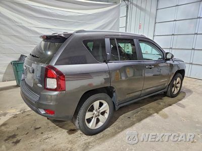 Trzecie zdjęcie samochodu z tyłu: 2017 JEEP COMPASS LATITUDE VIN:1C4NJDEB1HD192005 - miniatura