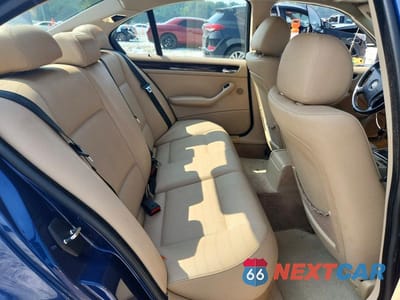 Zdjęcie 10 z 12 samochodu: 2003 BMW 325 I VIN:WBAEV33473KL89331 - miniatura