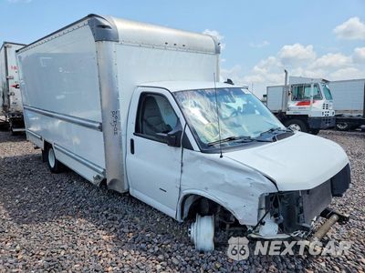 Czwarte zdjęcie samochodu z boku: 2022 GMC SAVANA CUT BOX TRUCK - PRIOR FLEET ** VIN:7GZ37TC71NN007927 - miniatura