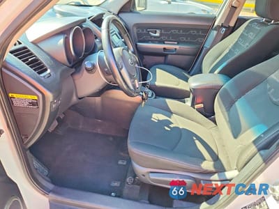 Zdjęcie 7 z 13 samochodu: 2013 KIA SOUL + VIN:KNDJT2A60D7573200 - miniatura