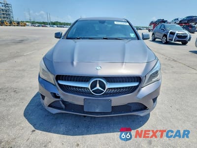 Piąte zdjęcie samochodu w środku: 2014 MERCEDES-BENZ CLA 250 VIN:WDDSJ4EB2EN056867 - miniatura