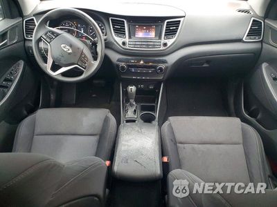 Zdjęcie 8 z 13 samochodu: 2017 HYUNDAI TUCSON SE VIN:KM8J3CA41HU344239 - miniatura