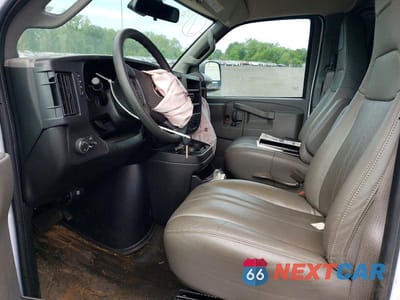 Zdjęcie 7 z 13 samochodu: 2025 CHEVROLET EXPRESS G2500 VIN:1GCWGAFP0S1134939 - miniatura