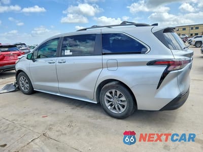 Drugie zdjęcie samochodu z przodu: 2023 TOYOTA SIENNA XLE VIN:5TDJRKEC6PS171965 - miniatura