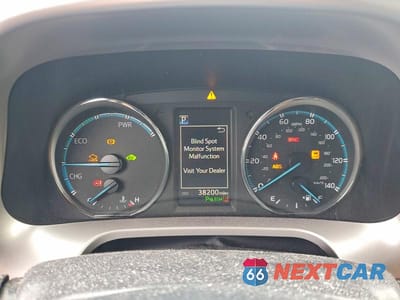 Zdjęcie 9 z 14 samochodu: 2018 TOYOTA RAV4 HV LIMITED VIN:JTMDJREV6JD220325 - miniatura