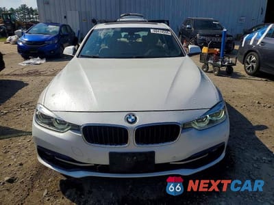 Piąte zdjęcie samochodu w środku: 2016 BMW 328 XI SULEV VIN:WBA8E3G59GNU01953 - miniatura