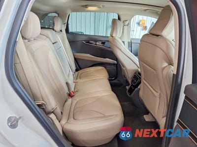 Zdjęcie 10 z 12 samochodu: 2023 LINCOLN NAUTILUS RESERVE VIN:2LMPJ8K91PBL02170 - miniatura