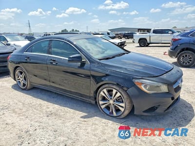 Czwarte zdjęcie samochodu z boku: 2014 MERCEDES-BENZ CLA 250 VIN:WDDSJ4EB4EN035860 - miniatura