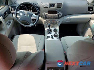 Zdjęcie 8 z 13 samochodu: 2012 TOYOTA HIGHLANDER BASE VIN:5TDBK3EH1CS131166 - miniatura