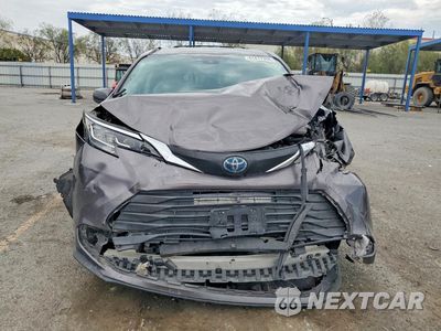 Piąte zdjęcie samochodu w środku: 2021 TOYOTA SIENNA LE VIN:5TDKRKEC6MS015392 - miniatura