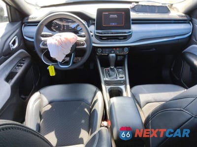 Zdjęcie 8 z 13 samochodu: 2025 JEEP COMPASS LATITUDE VIN:3C4NJDBN2ST619305 - miniatura