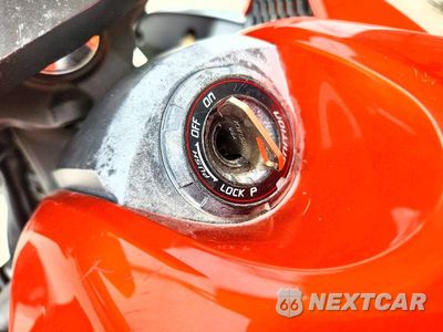 Zdjęcie 8 z 9 samochodu: 2012 KAWASAKI ZR1000 D VIN:JKAZRCD12CA028988 - miniatura