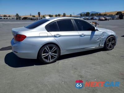 Trzecie zdjęcie samochodu z tyłu: 2014 BMW 328 I VIN:WBA3A5G56ENP27160 - miniatura
