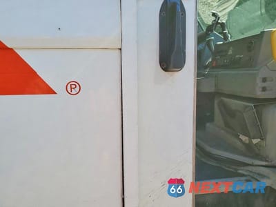 Zdjęcie 11 z 13 samochodu: 2013 ISUZU NPR DELIVERY VAN VIN:JALB4T175D7W00518 - miniatura