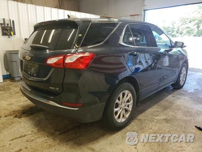 Trzecie zdjęcie samochodu z tyłu: 2020 CHEVROLET EQUINOX LT VIN:3GNAXUEV1LL138950 - miniatura