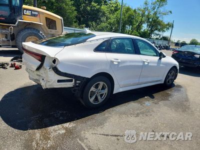 Trzecie zdjęcie samochodu z tyłu: 2022 KIA K5 LXS VIN:5XXG14J21NG123265 - miniatura