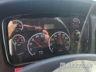 Zdjęcie 9 z 13 samochodu: 2014 FREIGHTLINER BUSINESS CLASS M2 BOX TRUCK VIN:1FVACWDT2EHFM3322 - miniatura